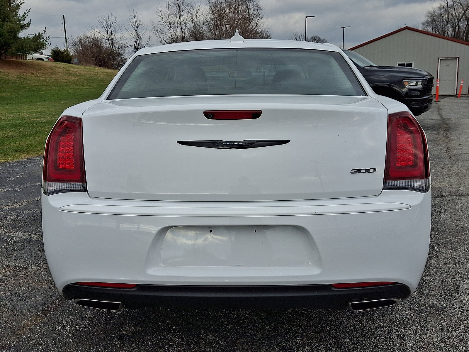 Used 2023 Chrysler 300 Touring w/ Sport Appearance Package image 7