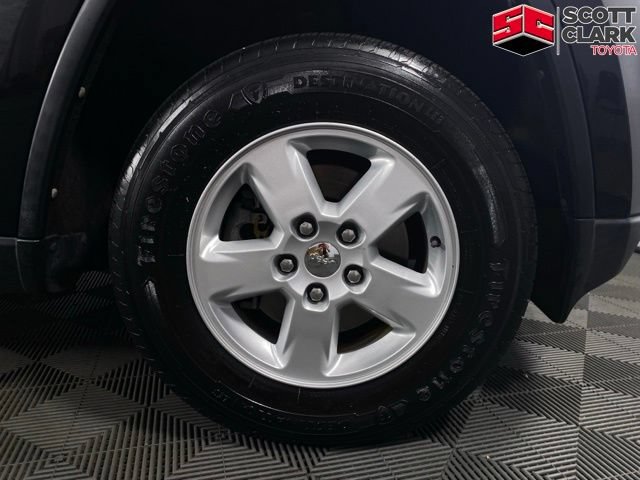 Used 2013 Jeep Grand Cherokee Laredo RWD image 11