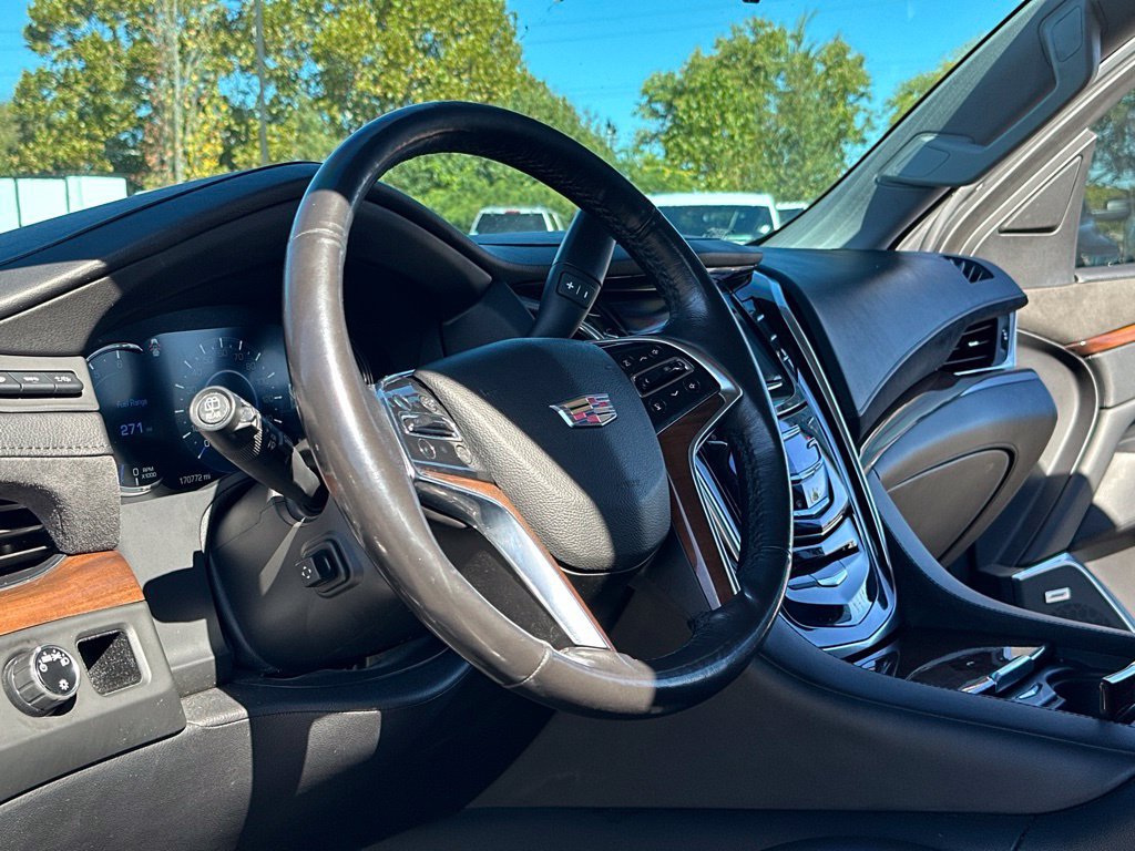 Used 2020 Cadillac Escalade Luxury RWD image 27