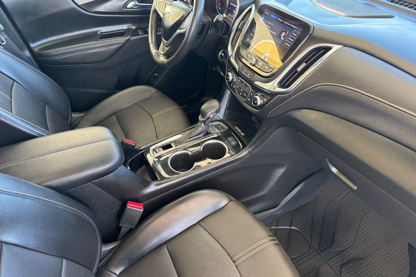 Used 2022 Chevrolet Equinox Premier AWD/4WD image 16