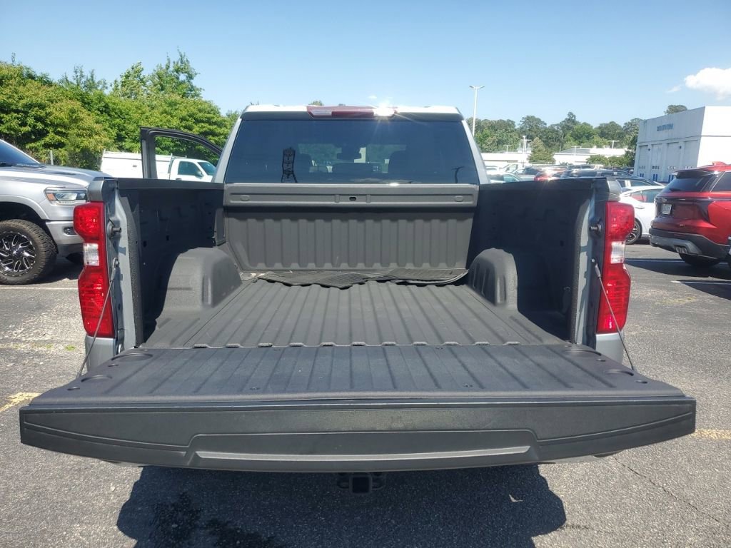 Used 2023 Chevrolet Silverado 1500 LT AWD/4WD image 16