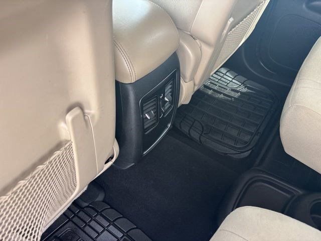 Used 2020 Dodge Durango SXT image 32