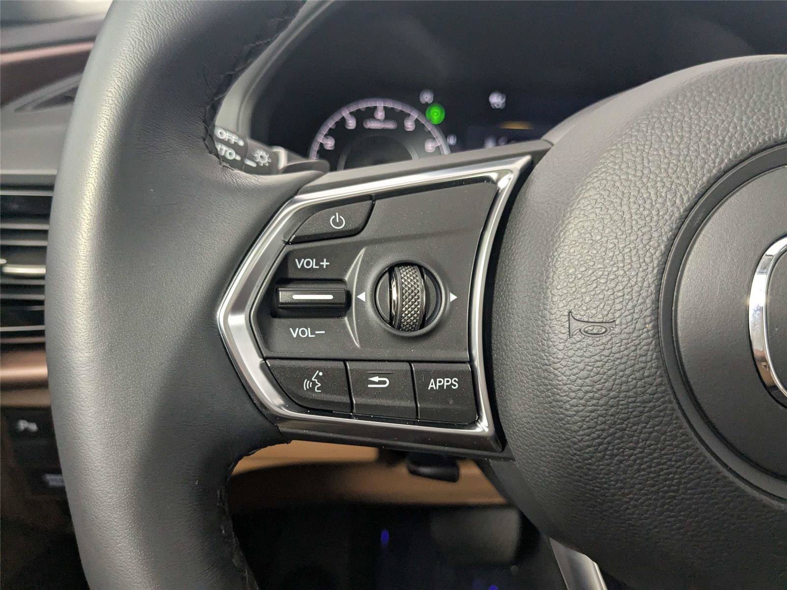 Used 2025 Acura RDX SH-AWD w/ Technology Package image 19