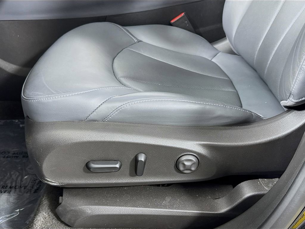 Used 2019 Buick Envision Essence image 23