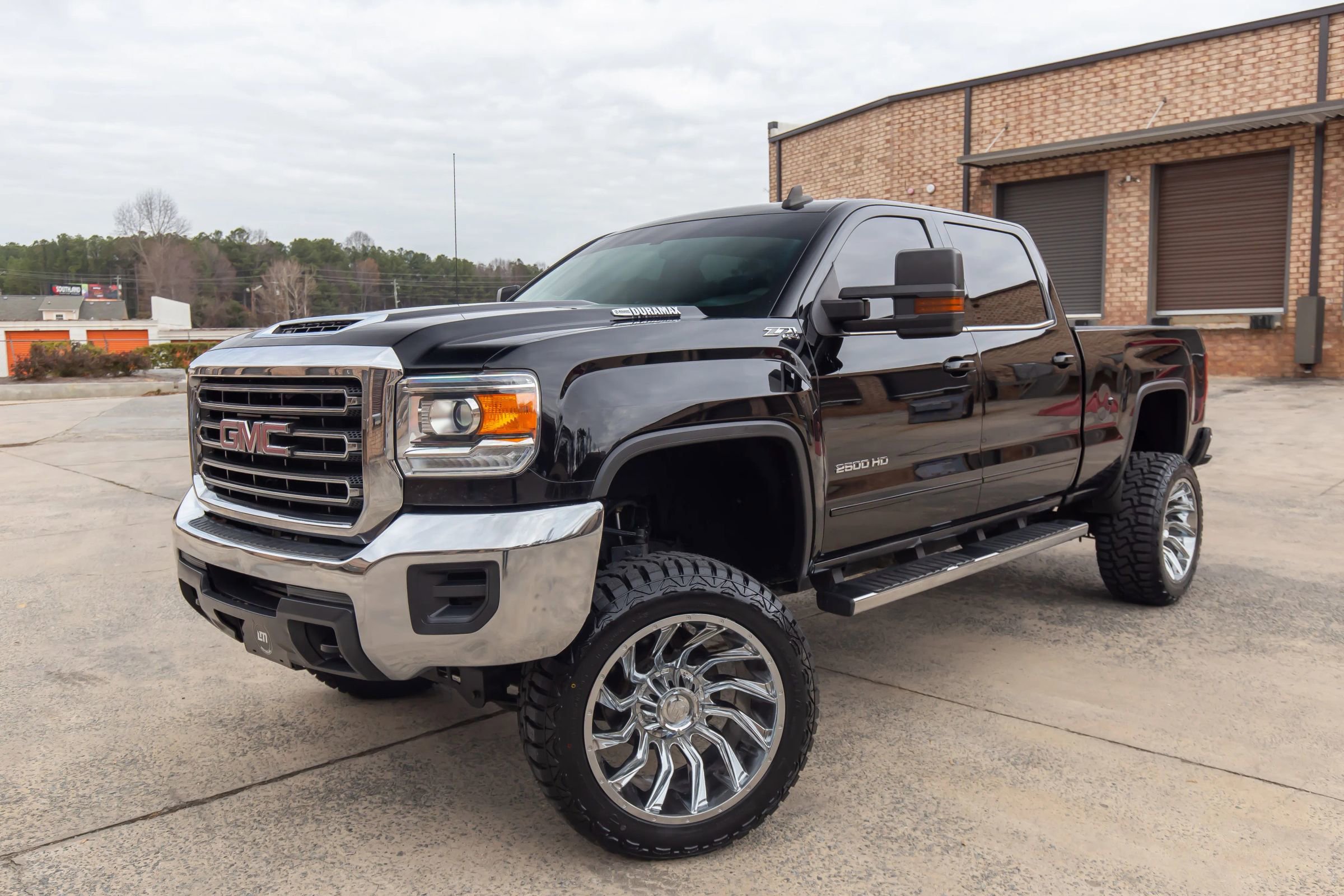 Used 2018 GMC Sierra 2500 SLE image 2