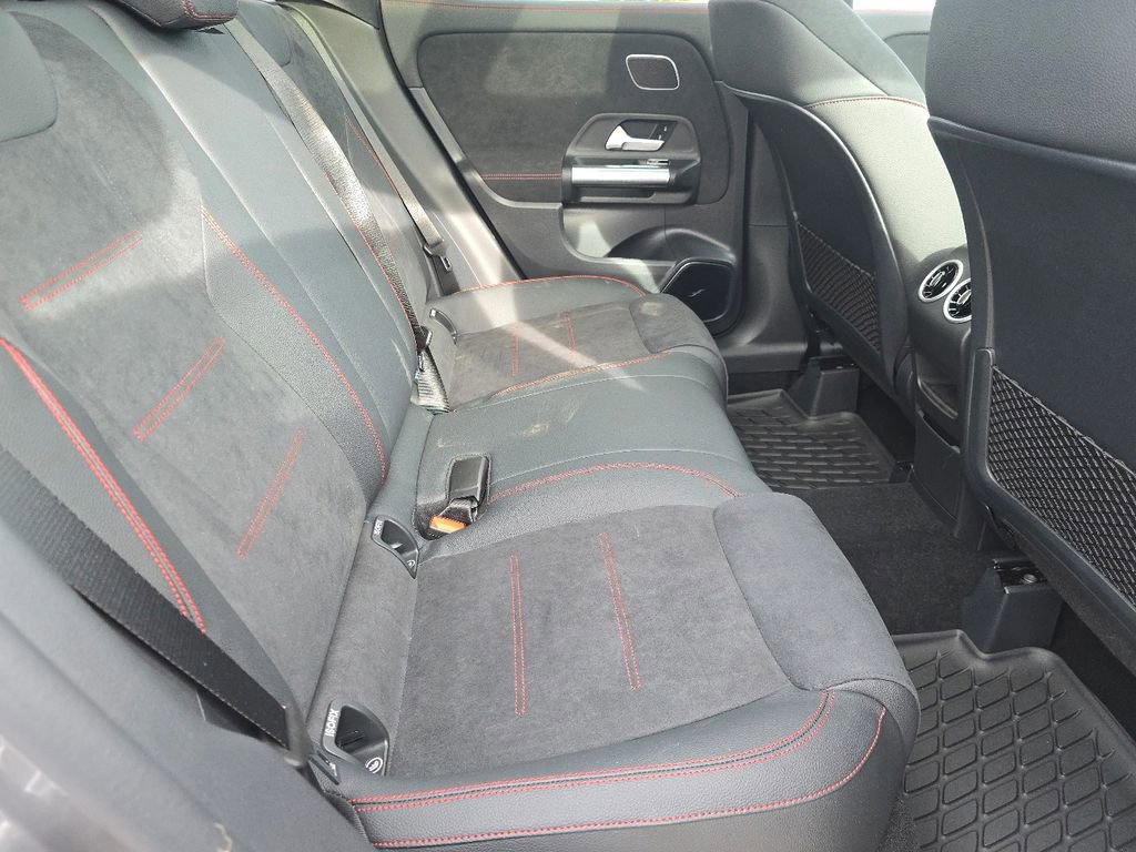 Used 2026 Mercedes-Benz GLA 250 4MATIC image 21