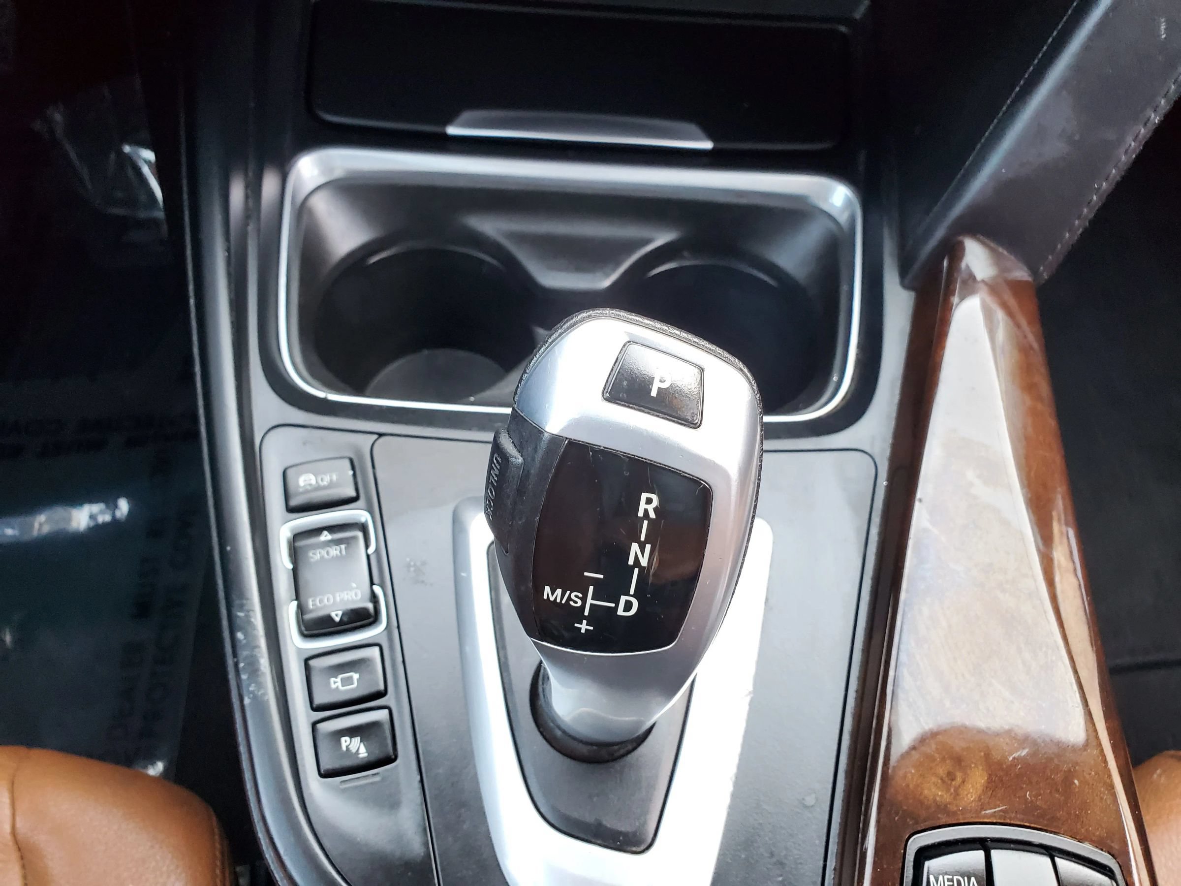 Used 2015 BMW ActiveHybrid 3 w/ Technology Package RWD image 44