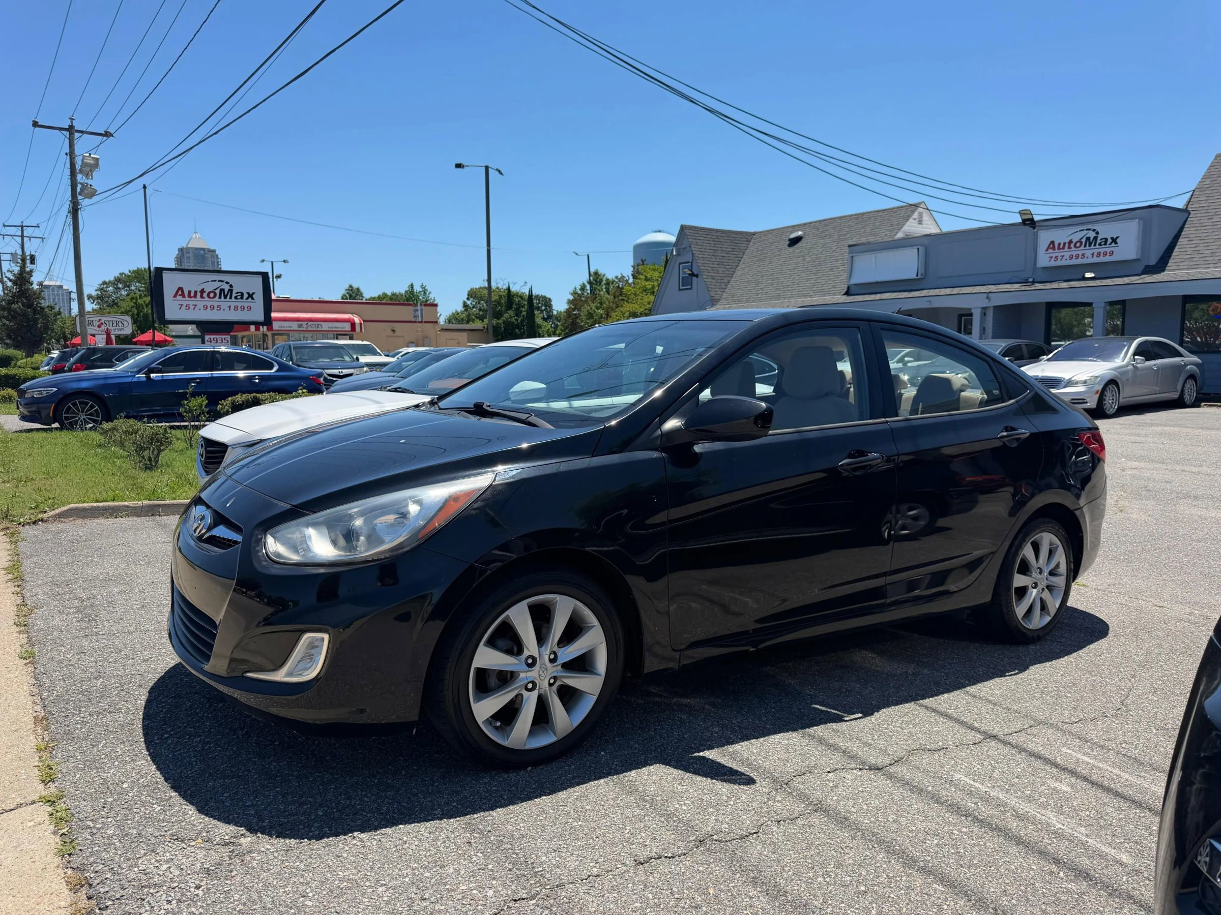 Used 2013 Hyundai Accent GLS w/ Premium Pkg FWD image 1