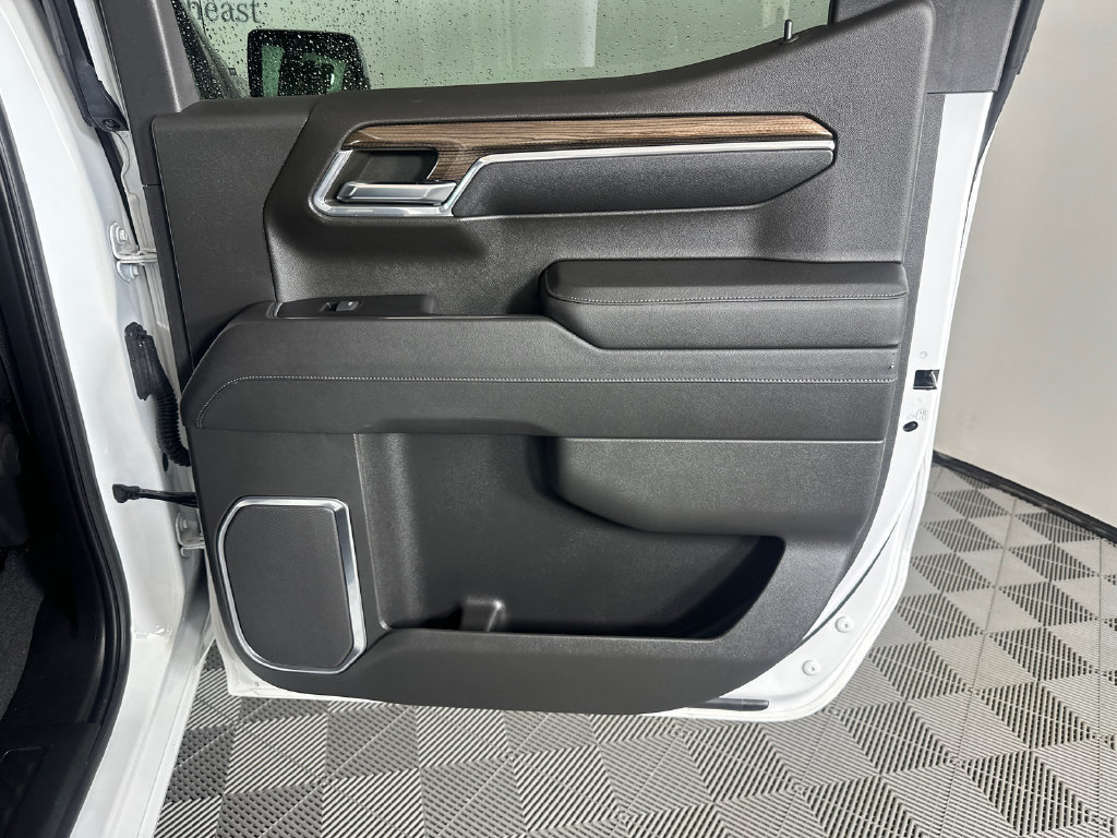 Used 2023 Chevrolet Silverado 1500 LT w/ Protection Package RWD image 16