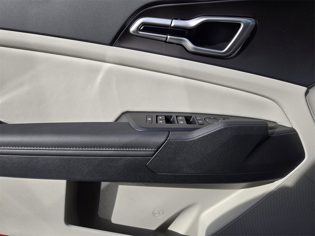 New 2026 Kia Sportage EX w/ EX Panorama Roof Package image 16