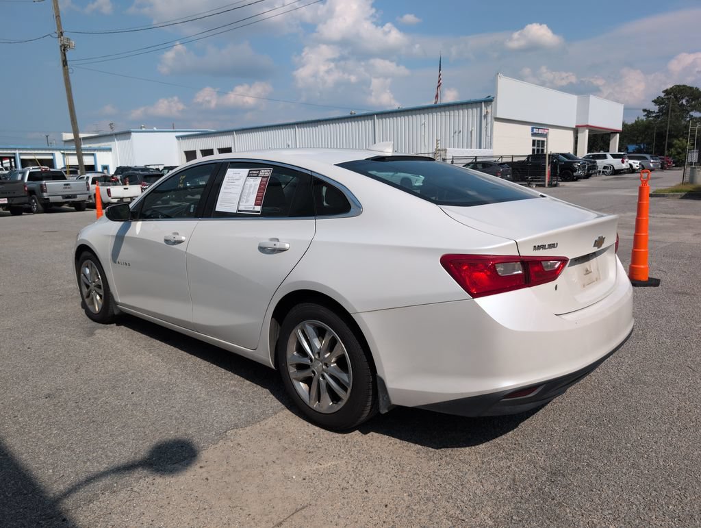 Used 2017 Chevrolet Malibu LT FWD image 6