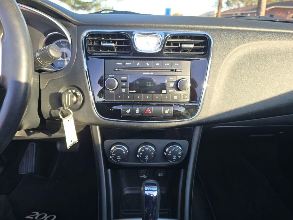 Used 2011 Chrysler 200 Touring w/ Cold Weather Group image 17