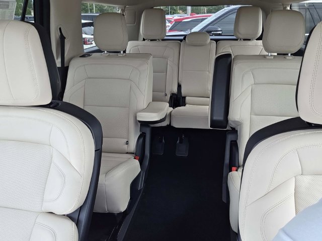 New 2027 Lincoln Navigator L Reserve RWD image 17