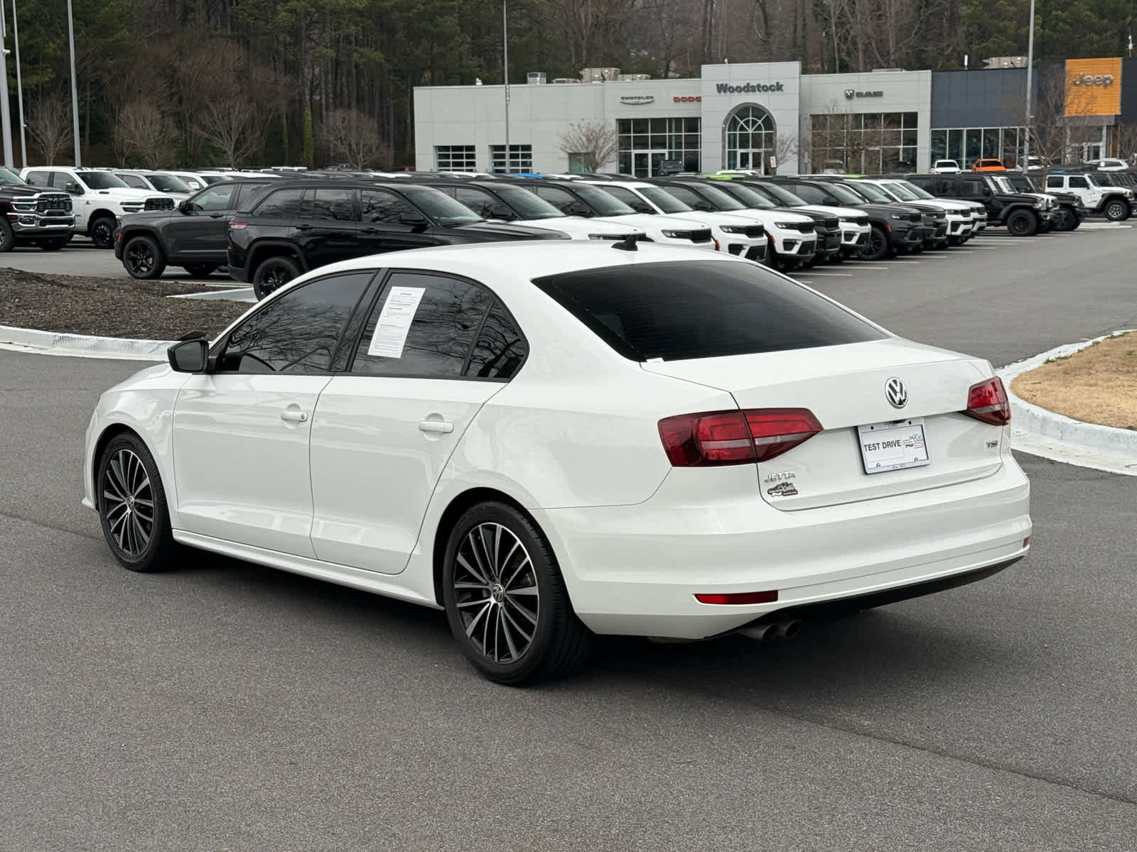 Used 2016 Volkswagen Jetta Sport image 3