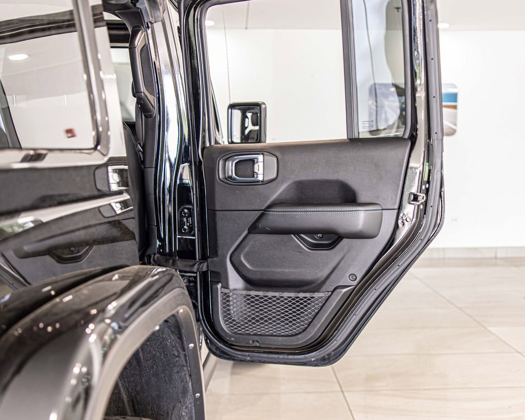Used 2021 Jeep Wrangler Unlimited Rubicon 4xe w/ Steel Bumper Group AWD/4WD image 39