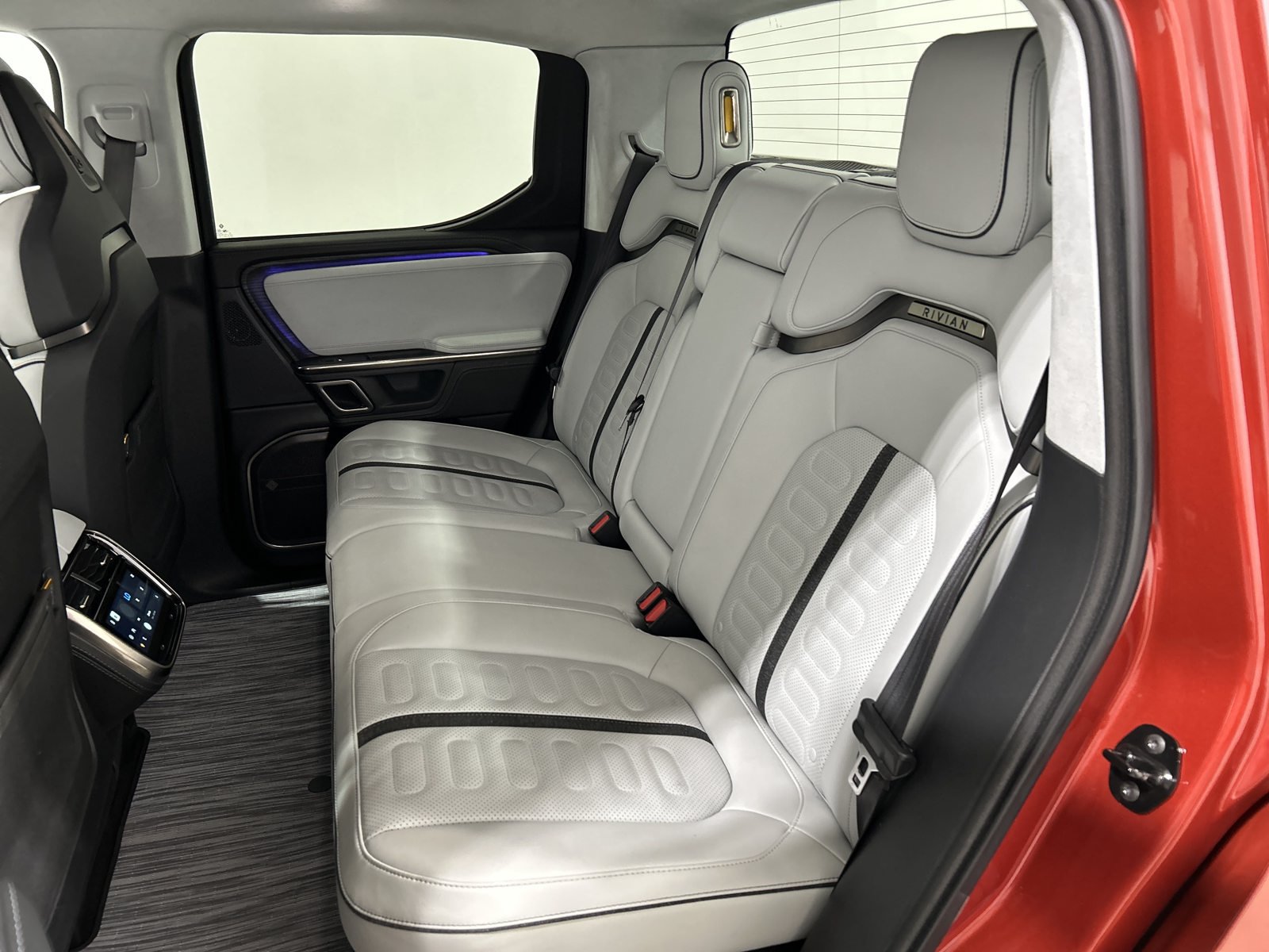 Used 2024 Rivian R1T Adventure Dual AWD/4WD image 21