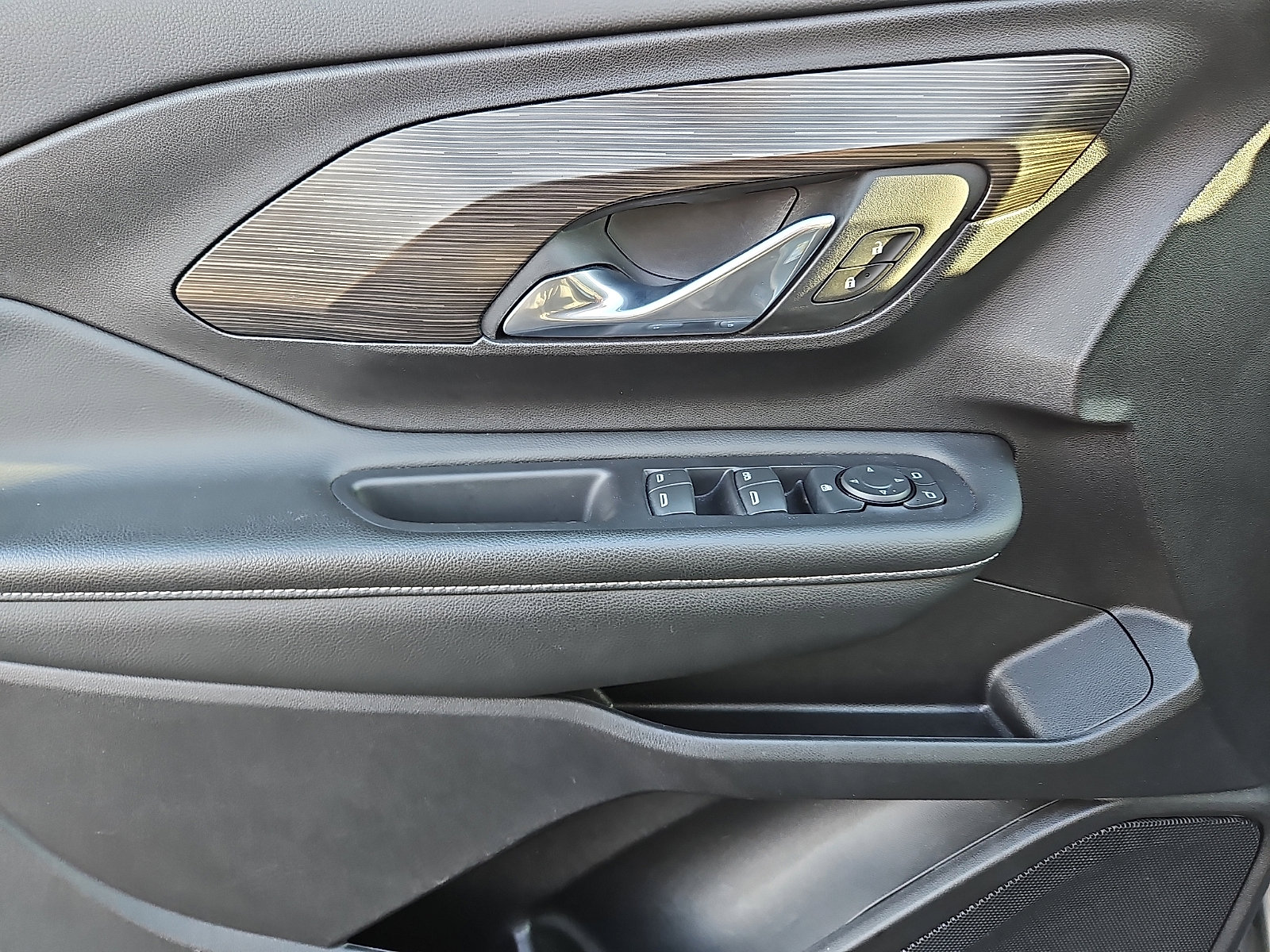 Certified 2024 GMC Terrain SLE image 12