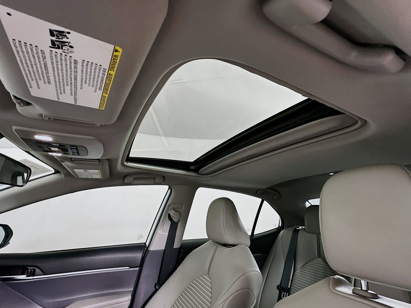 Certified 2020 Toyota Camry SE image 21