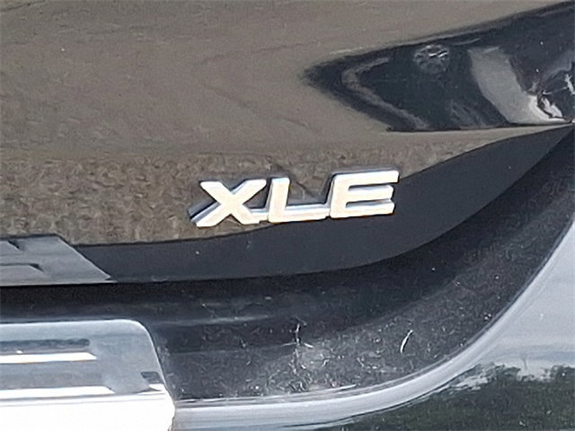 Used 2022 Toyota Highlander XLE AWD/4WD image 32