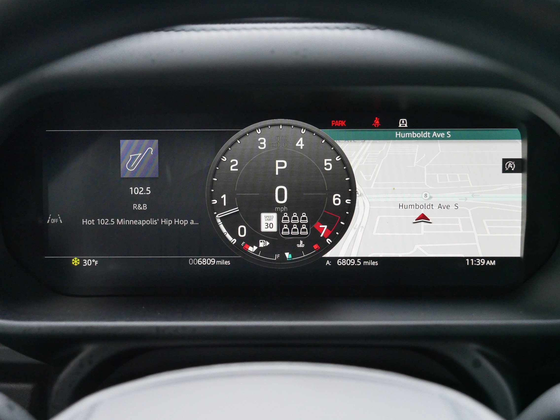 Used 2024 Land Rover Defender 130 X image 21