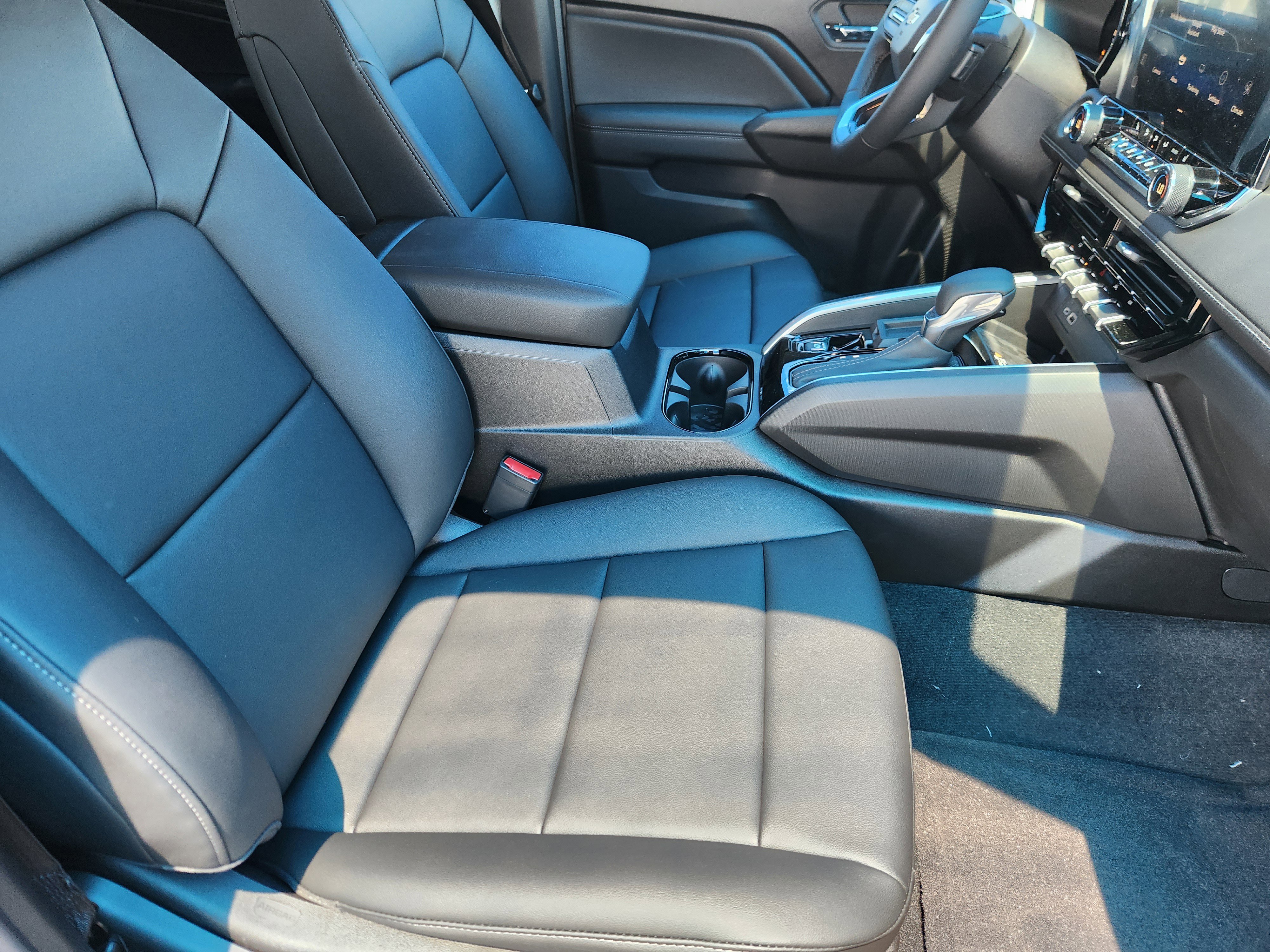 New 2025 Chevrolet Colorado LT w/ LT Convenience Package image 21