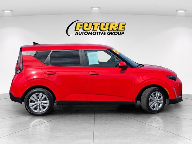 Used 2024 Kia Soul LX FWD image 3