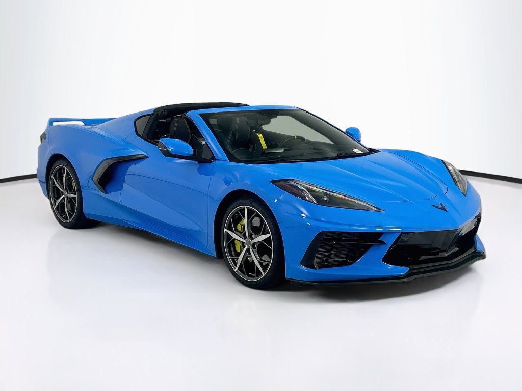 Used 2022 Chevrolet Corvette Stingray Premium Cpe w/ Z51 Performance Package RWD image 3