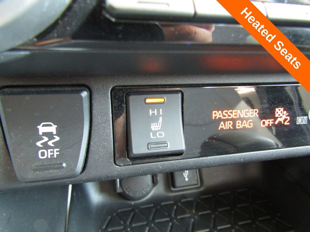 Used 2021 Toyota RAV4 XLE w/ Convenience Package AWD/4WD image 15