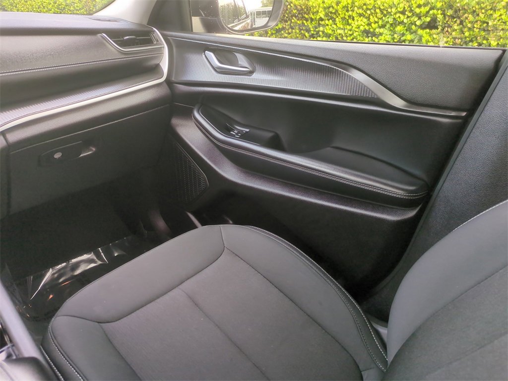 Certified 2023 Jeep Grand Cherokee L Laredo image 18