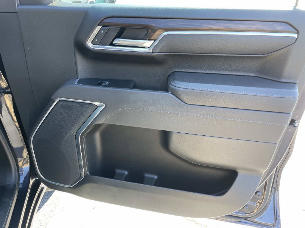 Used 2025 GMC Sierra 1500 SLT RWD image 26
