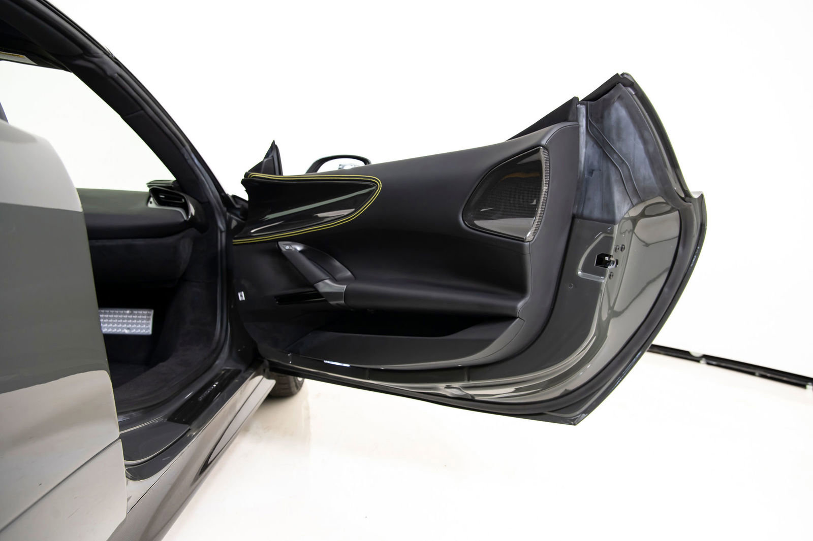 Certified 2023 Ferrari SF90 Spider image 22