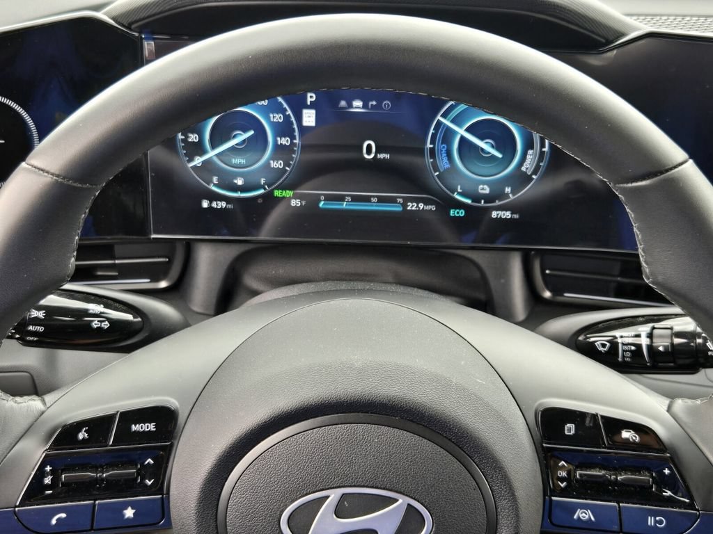 Certified 2025 Hyundai Elantra SEL FWD image 25