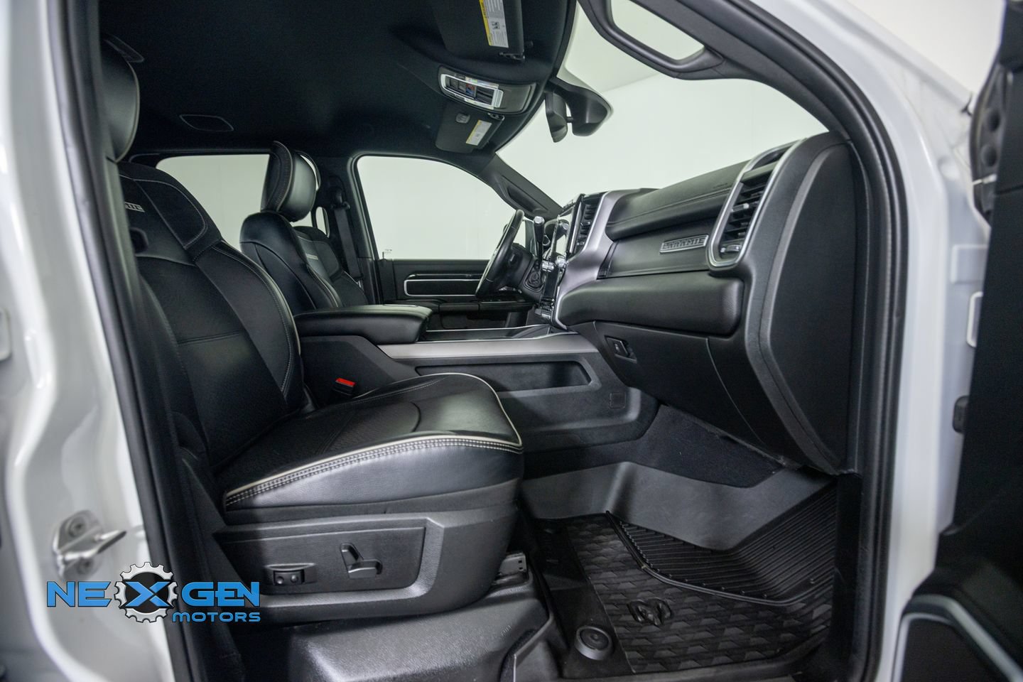 Used 2021 RAM 3500 Laramie AWD/4WD image 46