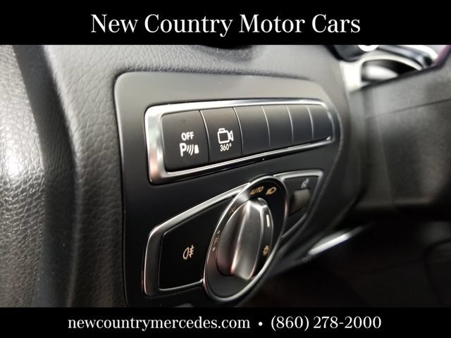 Used 2018 Mercedes-Benz GLC 300 4MATIC image 27