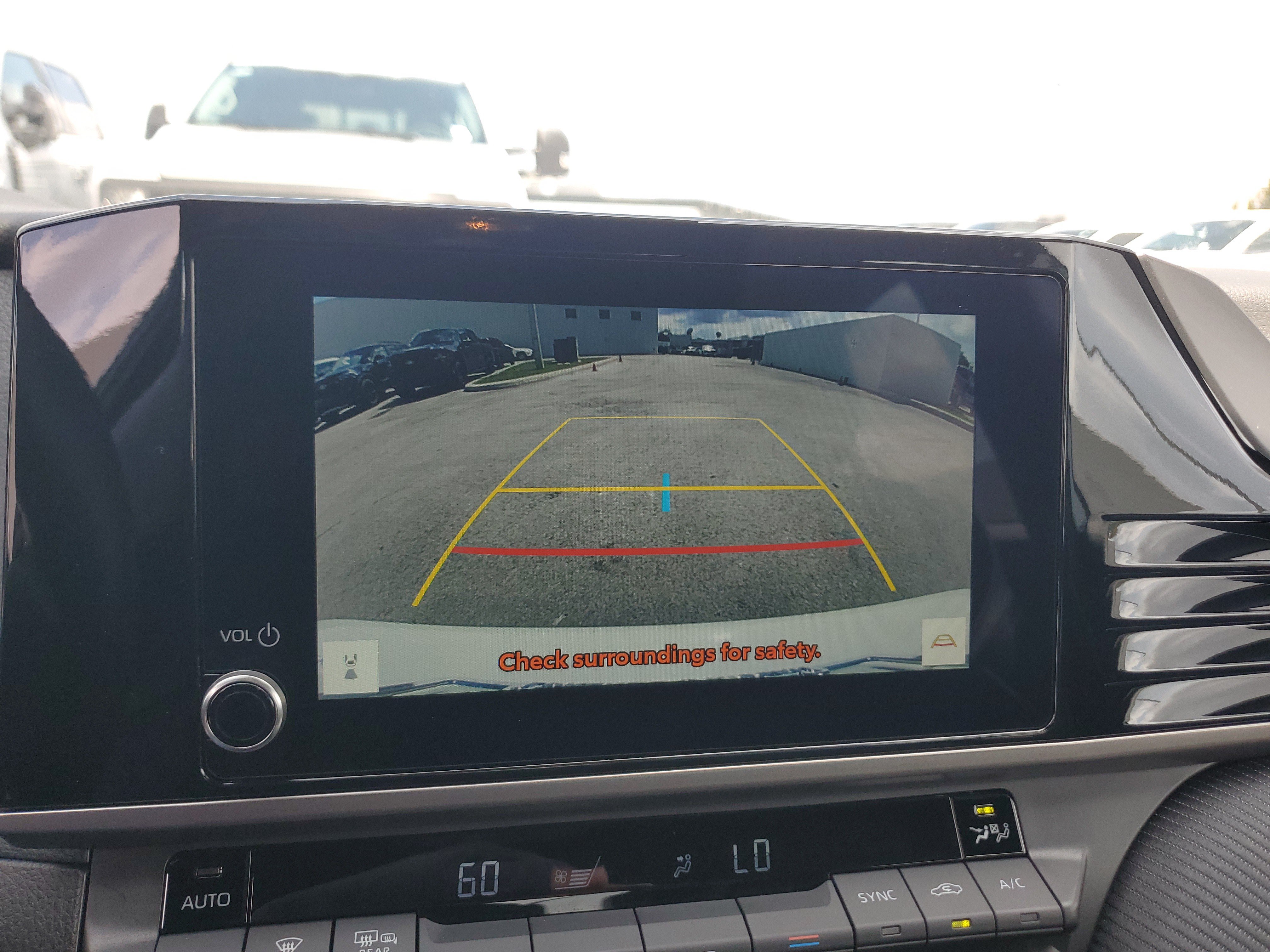 Used 2025 Toyota Camry SE FWD image 9