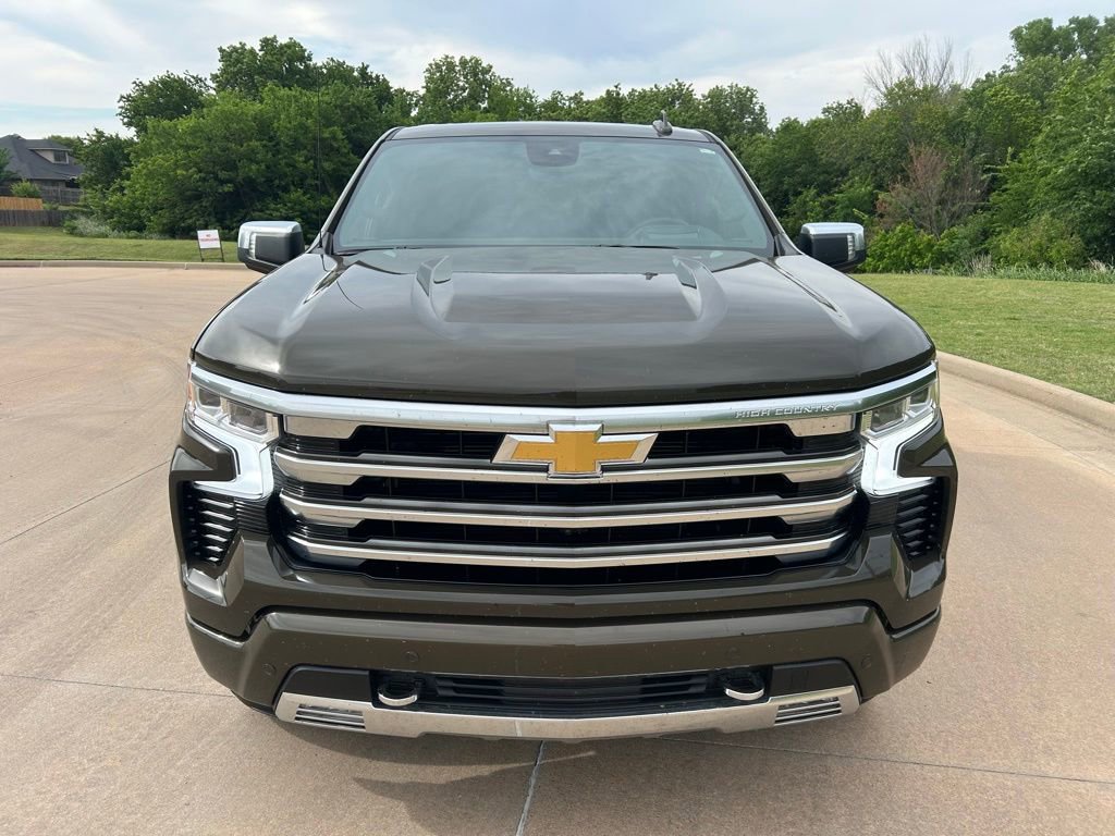 Used 2023 Chevrolet Silverado 1500 High Country w/ High Country Premium Package AWD/4WD image 8