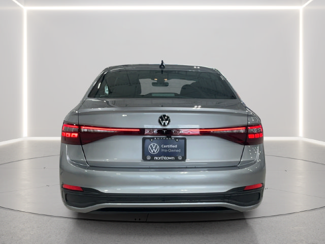 Used 2026 Volkswagen Jetta Sport FWD image 4