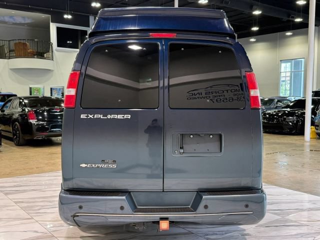 Used 2017 Chevrolet Express 2500 RWD image 7