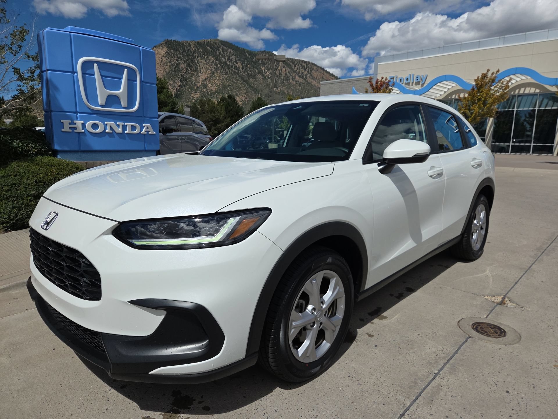 Used 2024 Honda HR-V LX image 1