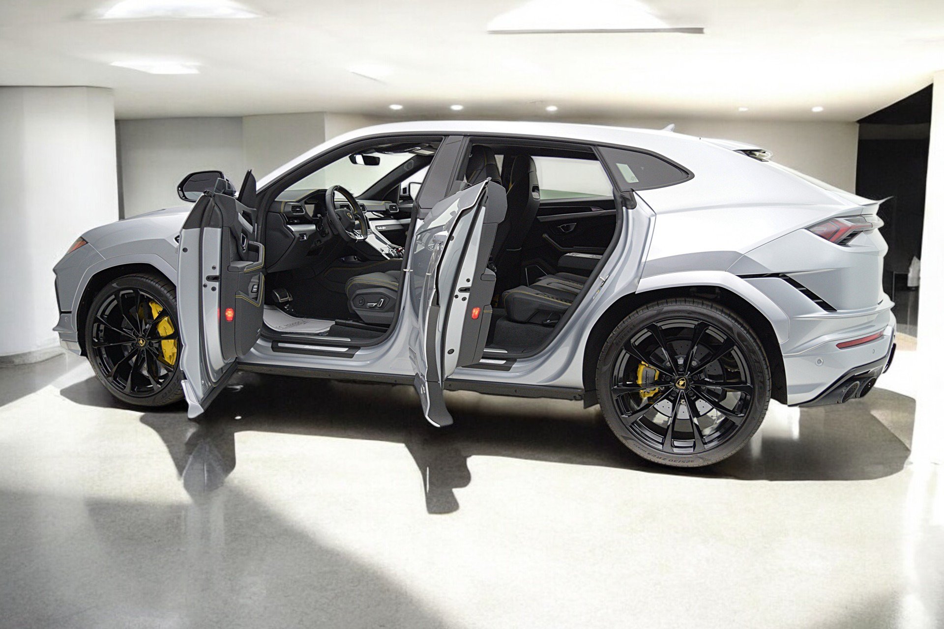 Used 2023 Lamborghini Urus S AWD/4WD image 5