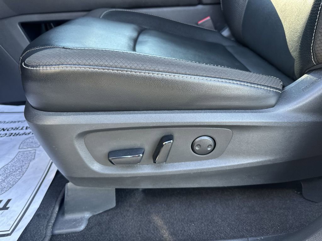 Used 2023 Nissan Pathfinder SL w/ SL Premium Package AWD/4WD image 12