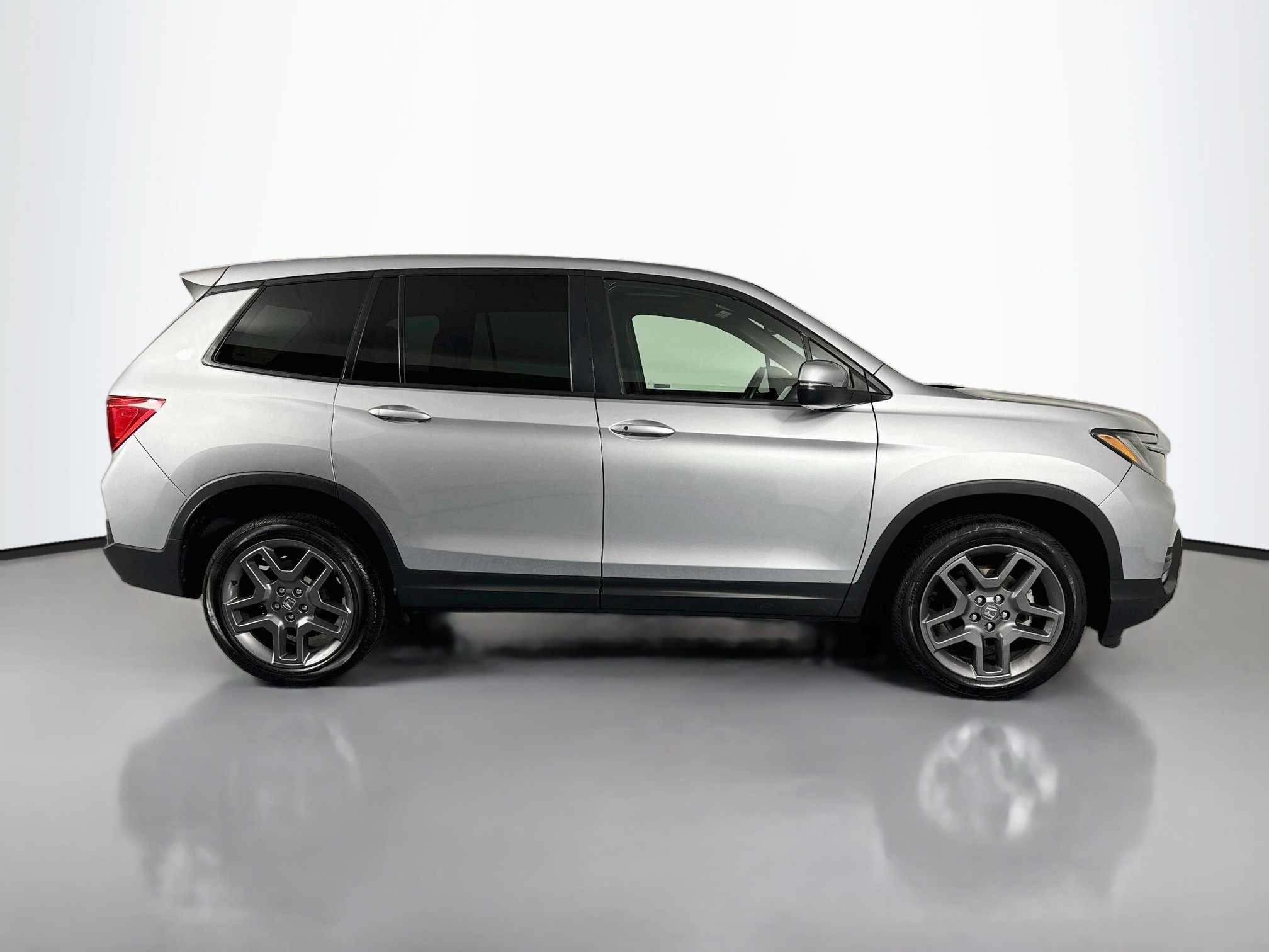 Certified 2023 Honda Passport EX-L image 4