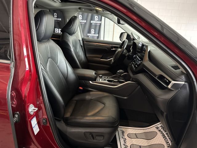 Used 2020 Toyota Highlander Limited image 29