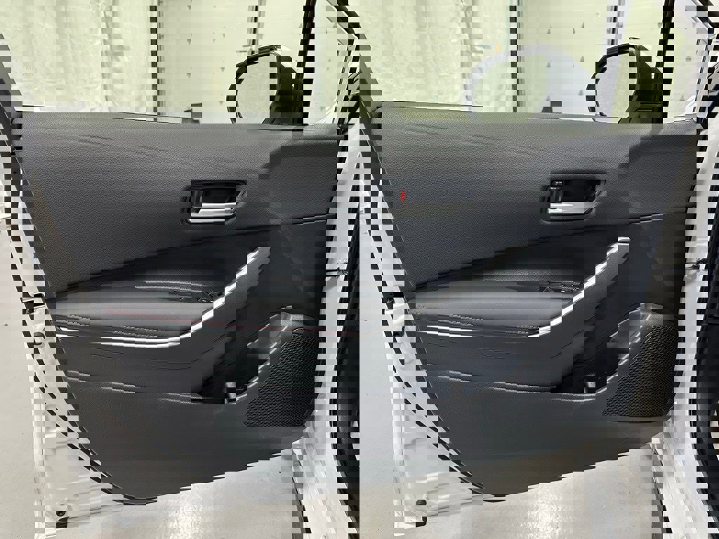 Used 2025 Toyota Corolla SE image 8