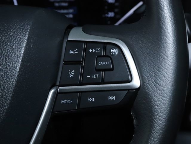 Used 2024 Toyota Sienna XLE image 34