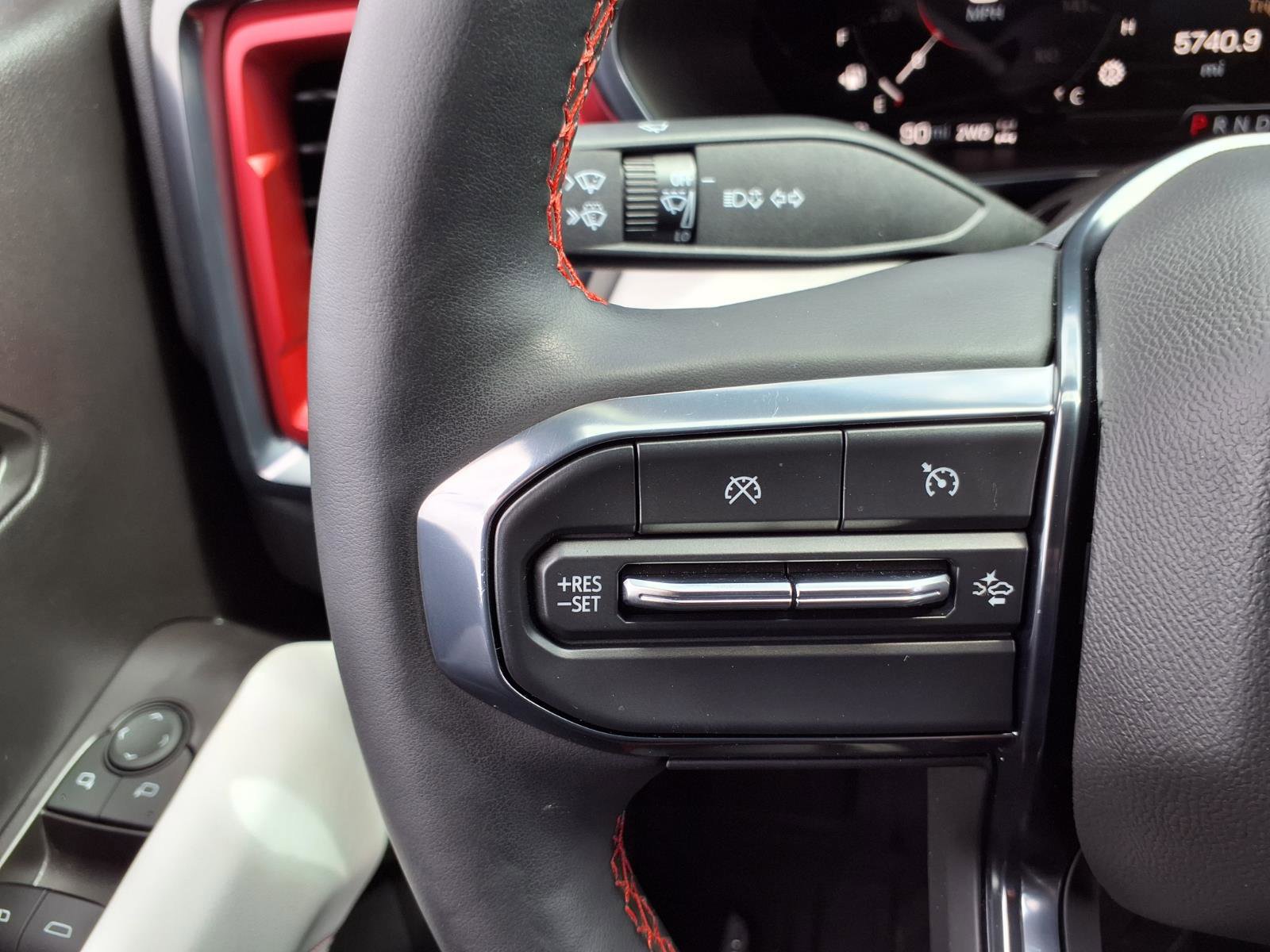 Used 2024 GMC Canyon AT4X image 19