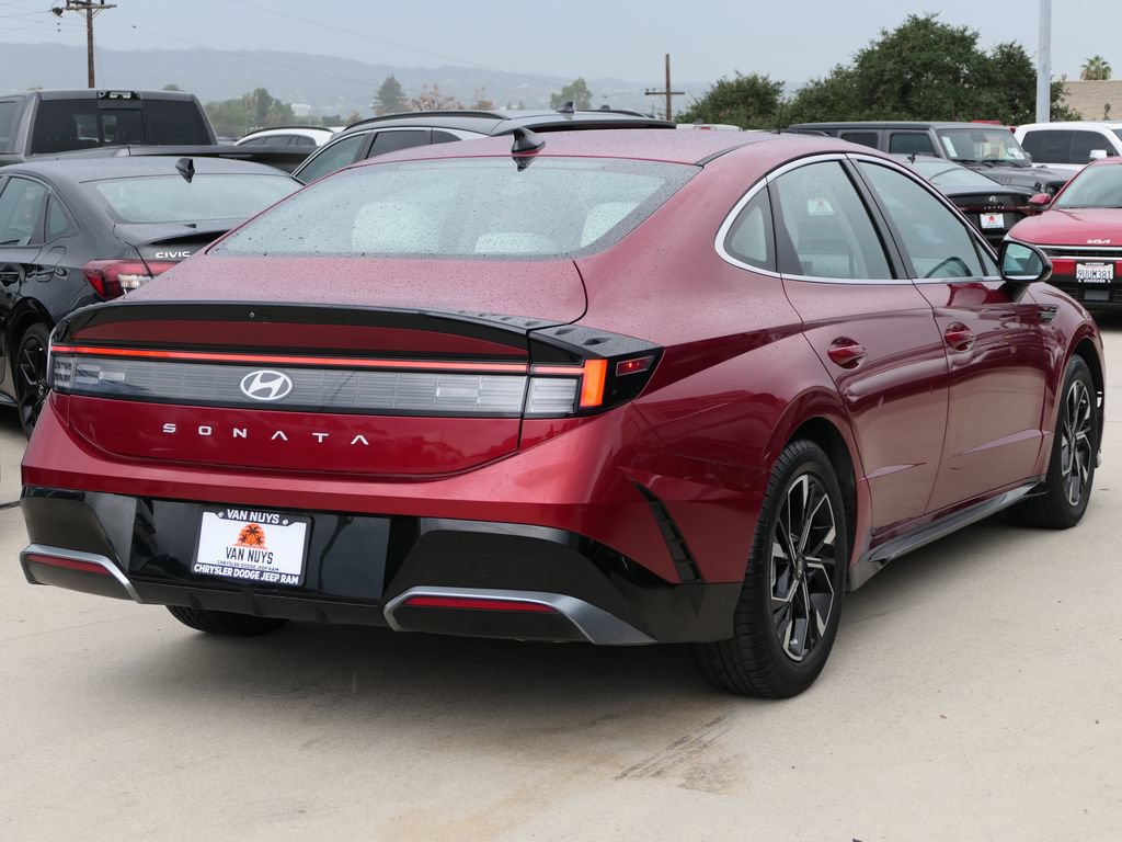 Used 2024 Hyundai Sonata SEL FWD image 2