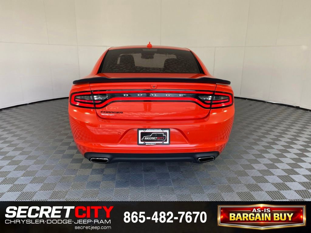 Used 2018 Dodge Charger SXT Plus w/ Blacktop Package RWD image 6