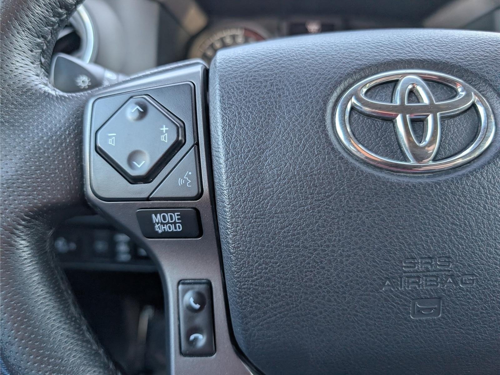 Used 2020 Toyota Tacoma TRD Off-Road AWD/4WD image 21