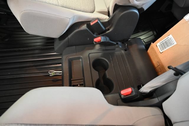 Used 2025 Toyota Sienna LE AWD/4WD image 28